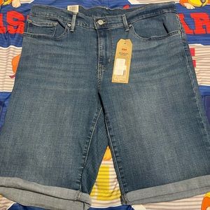 Levi’s Bermuda Shorts